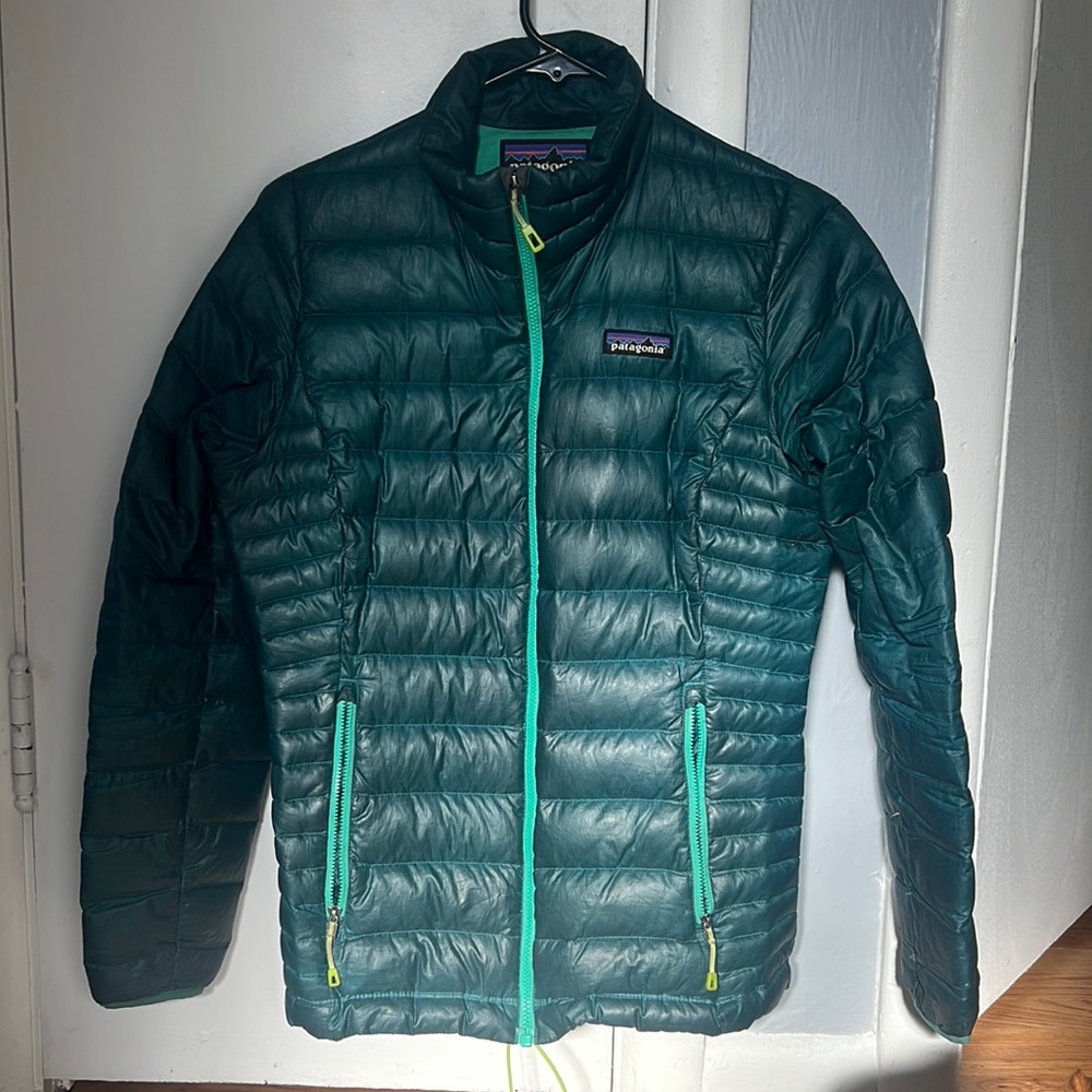 Women’s Patagonia nano puff jacket in teal, XS